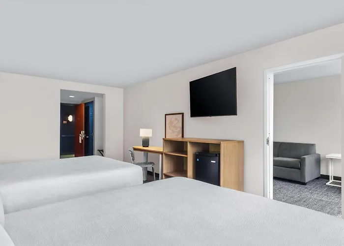 Spark By Hilton Charlotte Tyvola I-77